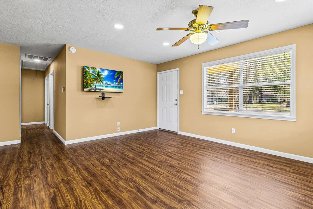 330 Pine Brook Dr Livingston, TX 77351