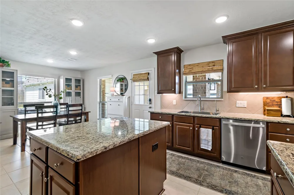 6802 Arlington Drive Manvel, TX 77578
