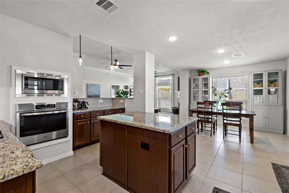 6802 Arlington Drive Manvel, TX 77578