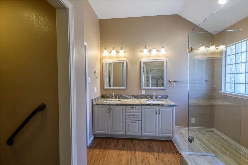 3120 Steve Drive Hurst, TX 76054