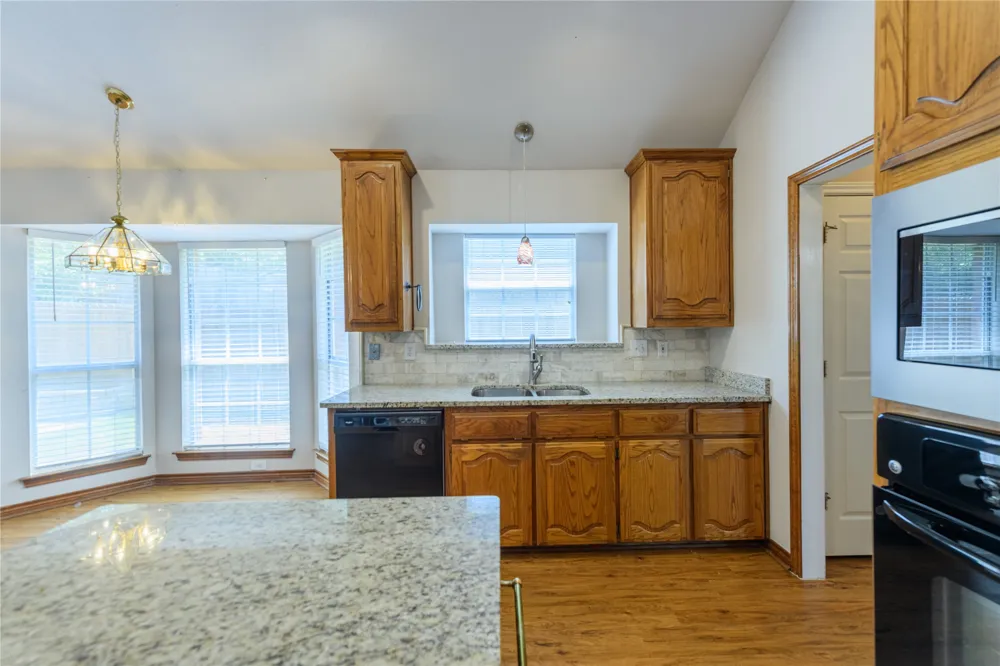 3120 Steve Drive Hurst, TX 76054
