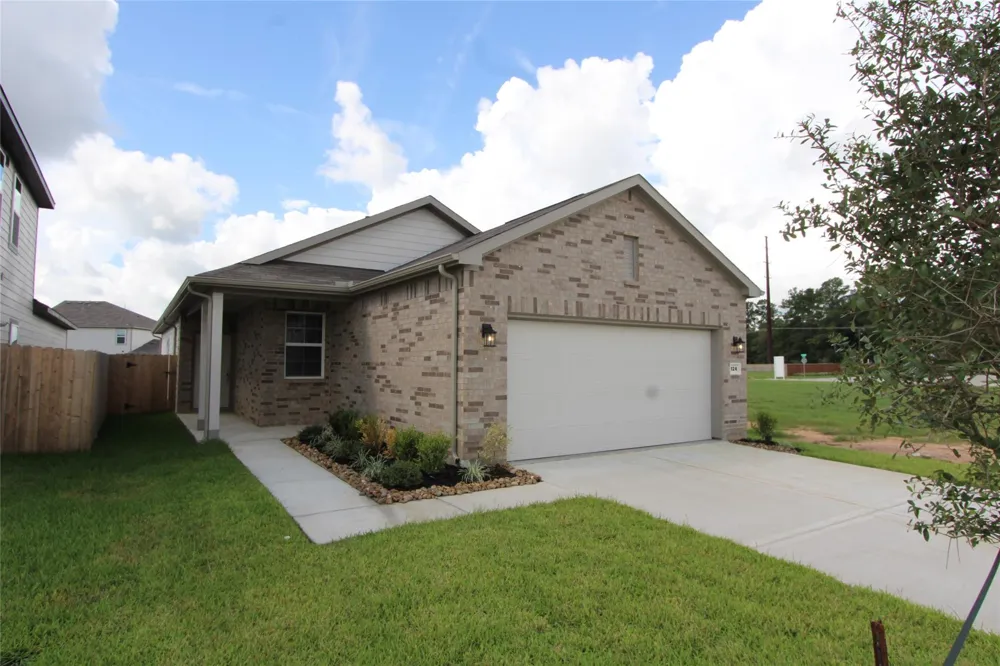 124 Rising Cedar Lane Hockley, TX 77447