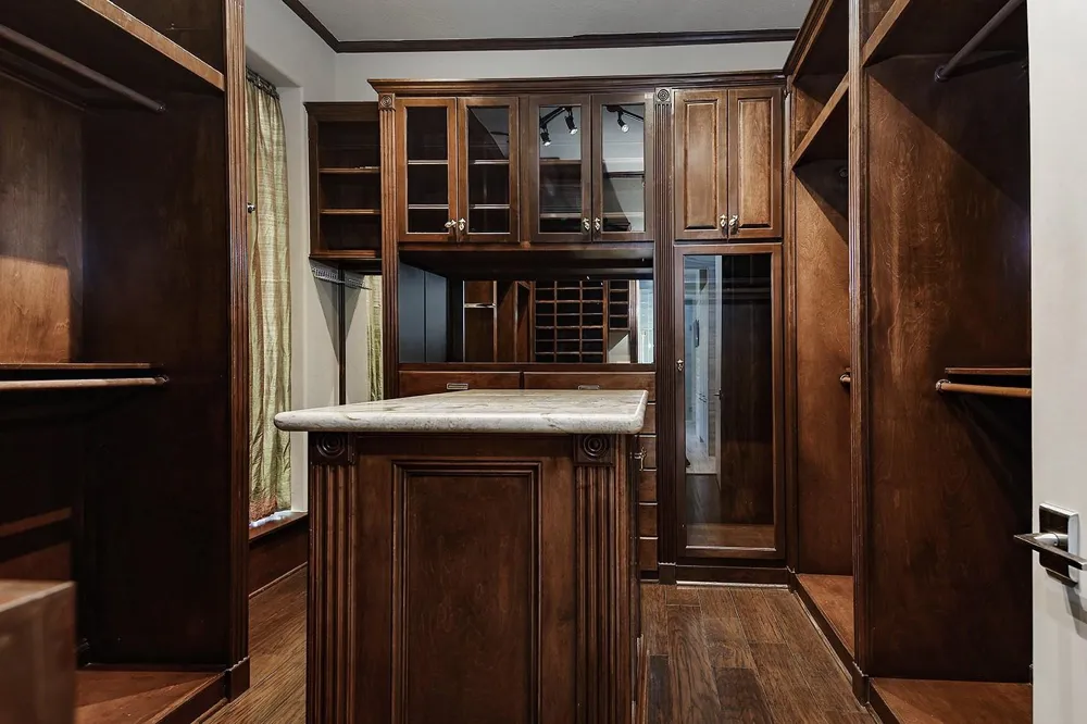 1 Waterway Court #4E The Woodlands, TX 77380