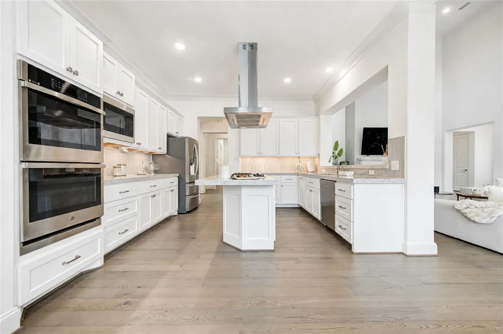2330 Wyndam Heights Lane Houston, TX 77077