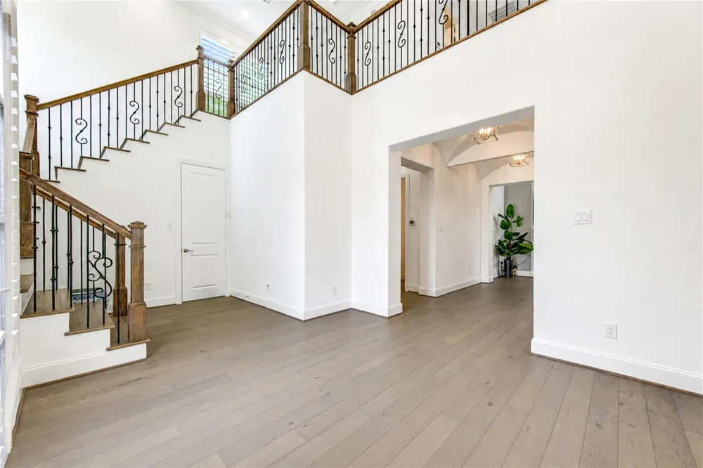 2330 Wyndam Heights Lane Houston, TX 77077