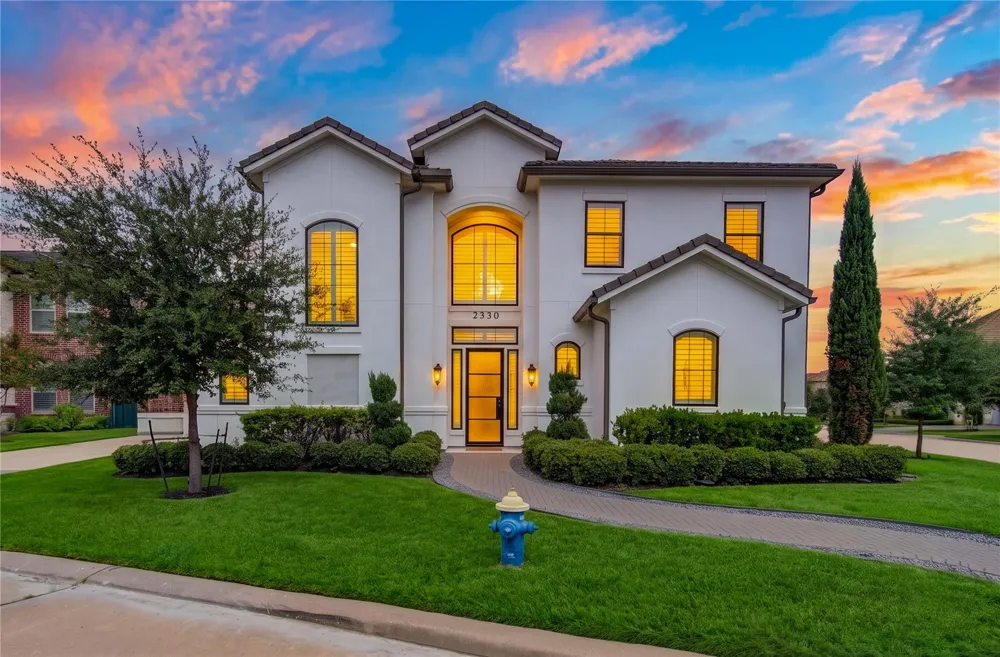 2330 Wyndam Heights Lane Houston, TX 77077