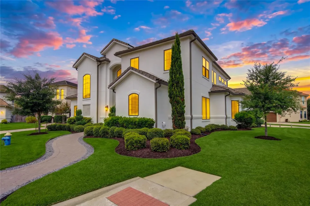 2330 Wyndam Heights Lane Houston, TX 77077