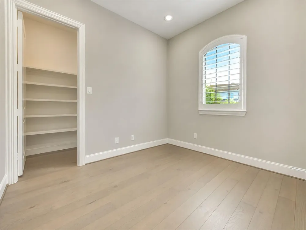 2330 Wyndam Heights Lane Houston, TX 77077
