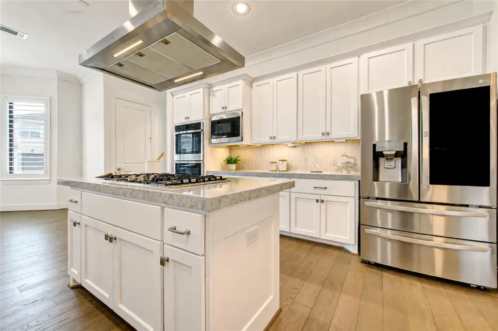 2330 Wyndam Heights Lane Houston, TX 77077