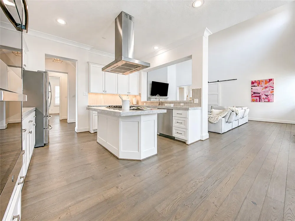2330 Wyndam Heights Lane Houston, TX 77077