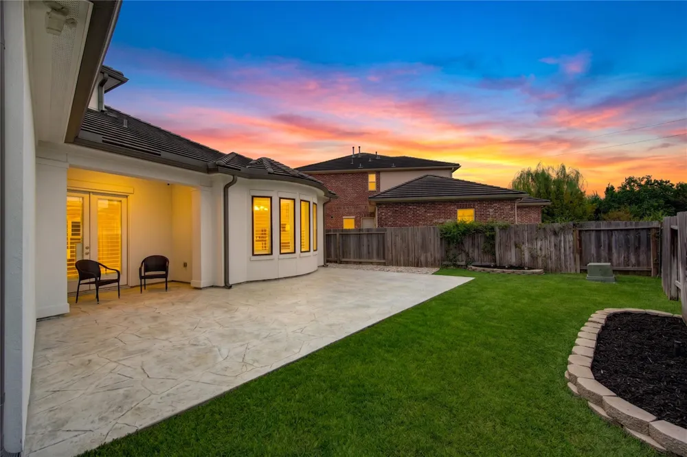 2330 Wyndam Heights Lane Houston, TX 77077