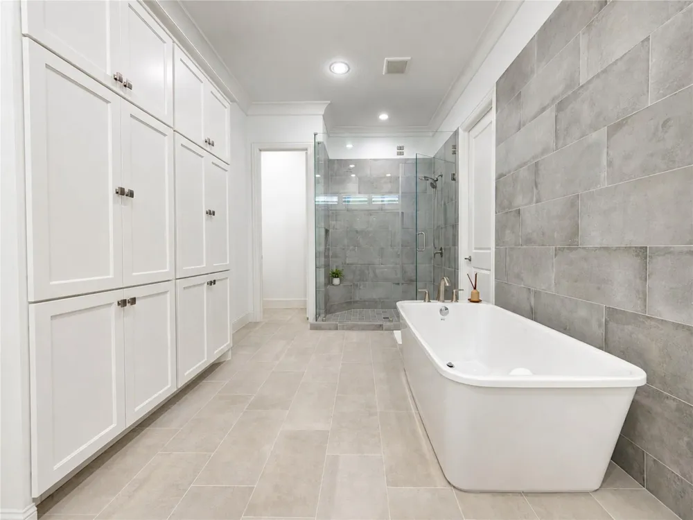 2330 Wyndam Heights Lane Houston, TX 77077