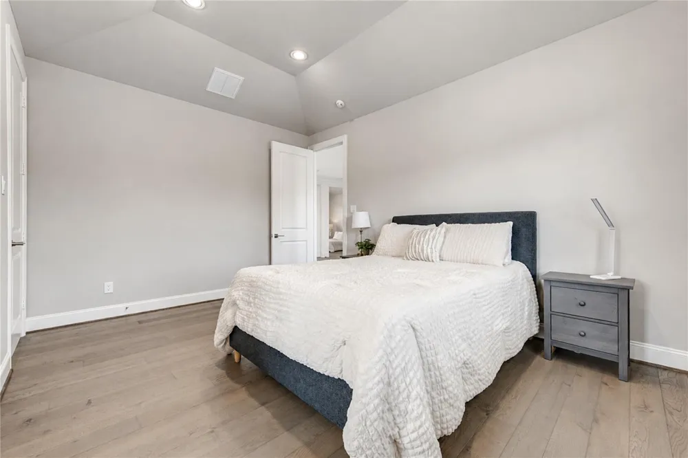 2330 Wyndam Heights Lane Houston, TX 77077