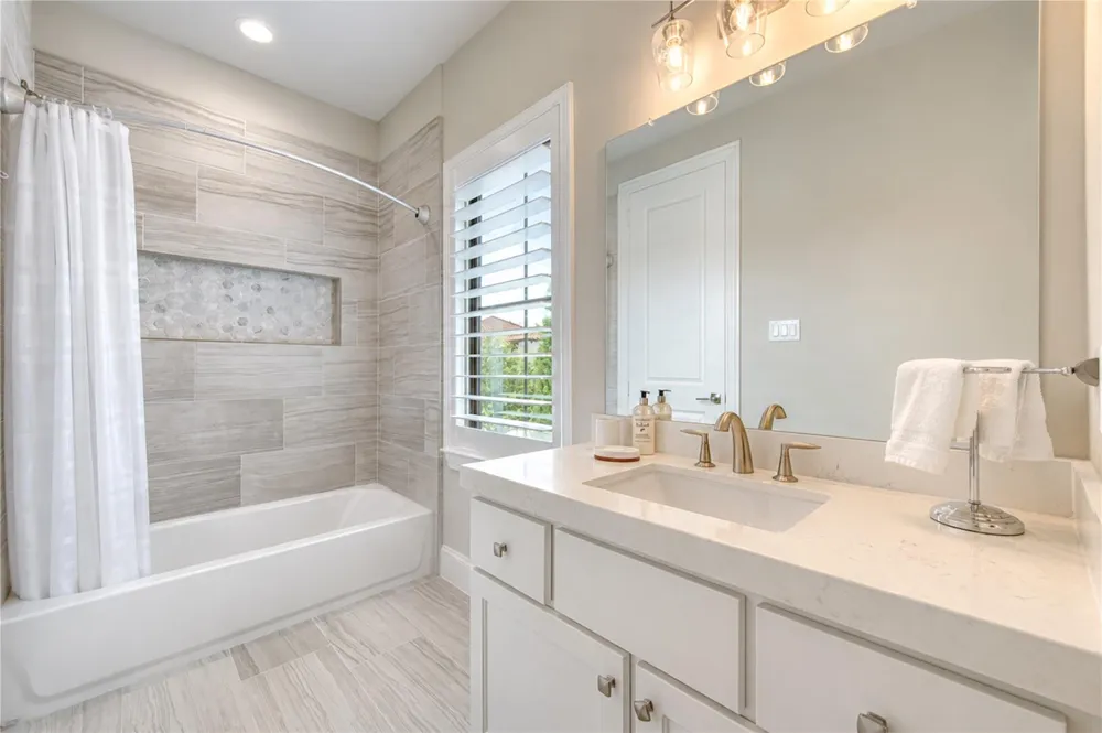 2330 Wyndam Heights Lane Houston, TX 77077