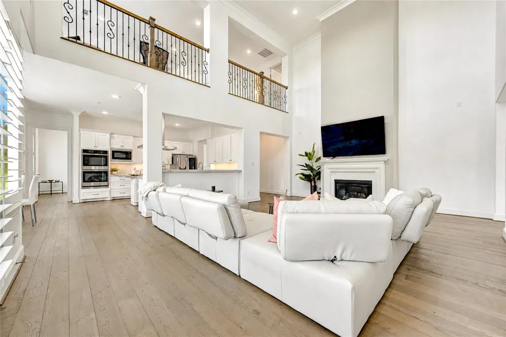 2330 Wyndam Heights Lane Houston, TX 77077