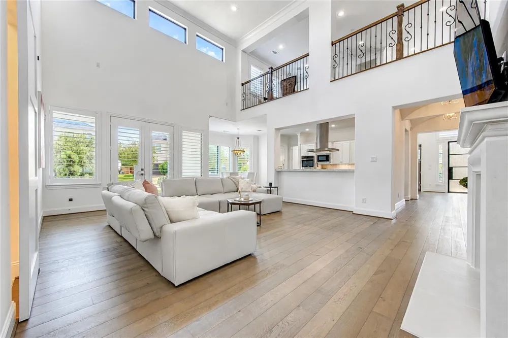 2330 Wyndam Heights Lane Houston, TX 77077