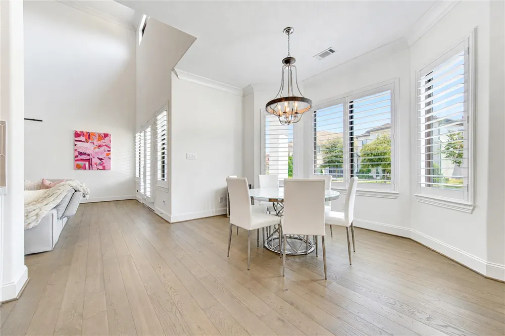 2330 Wyndam Heights Lane Houston, TX 77077