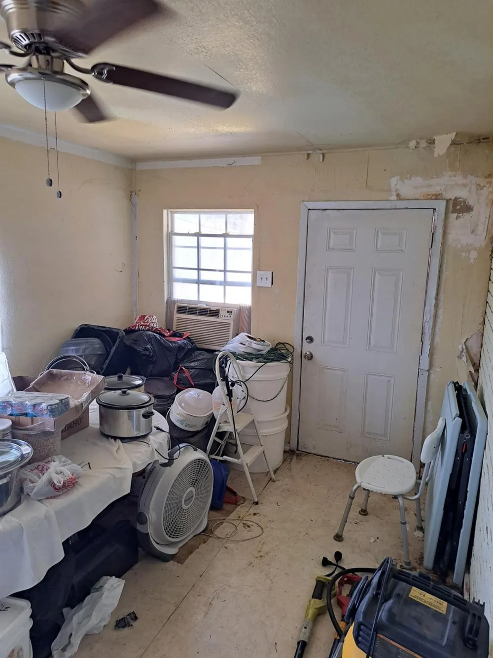 102 Amanda Street Conroe, TX 77304