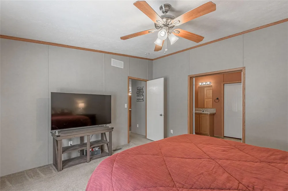 221 Chestnut Bend Huntsville, TX 77320