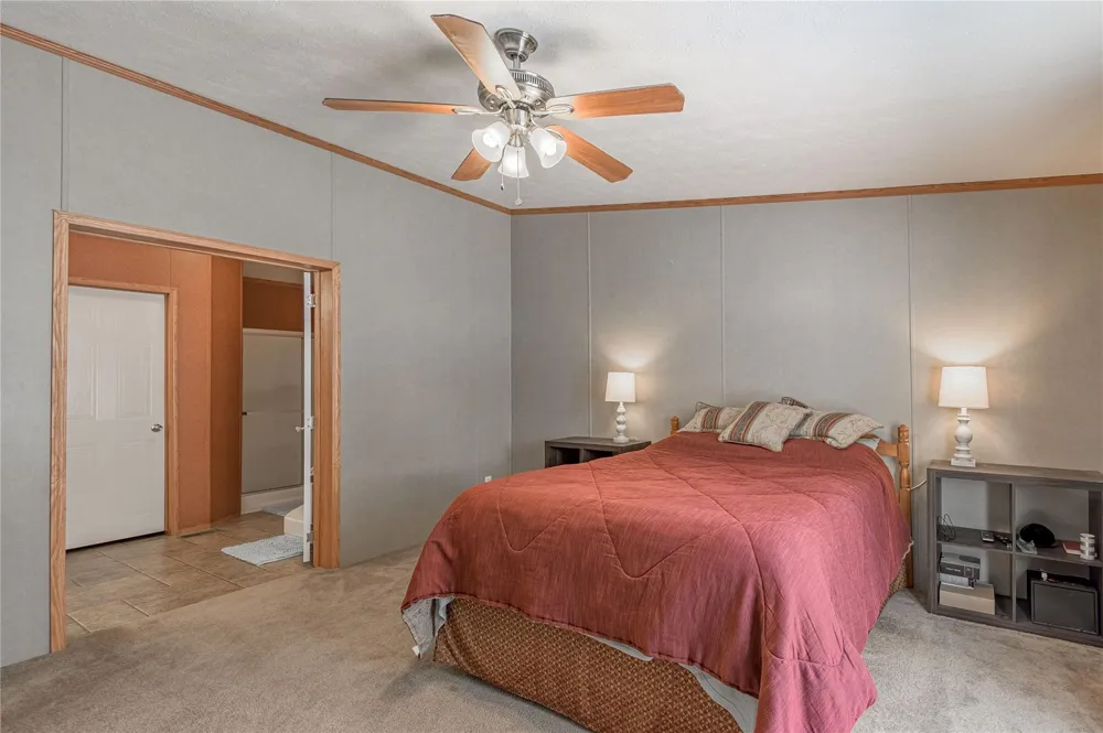 221 Chestnut Bend Huntsville, TX 77320