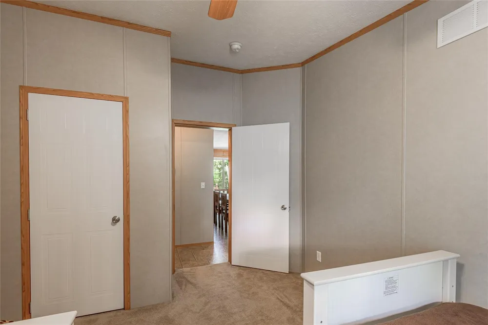 221 Chestnut Bend Huntsville, TX 77320