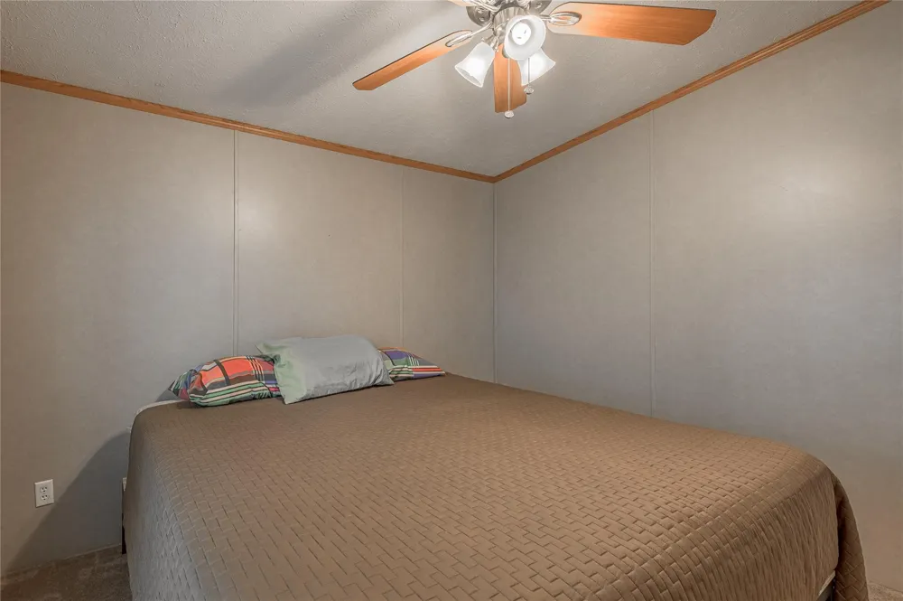 221 Chestnut Bend Huntsville, TX 77320
