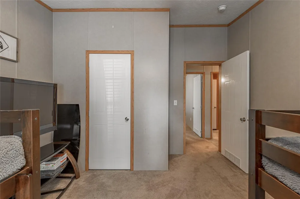 221 Chestnut Bend Huntsville, TX 77320