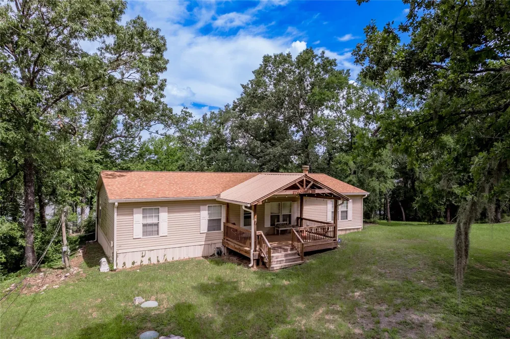 221 Chestnut Bend Huntsville, TX 77320