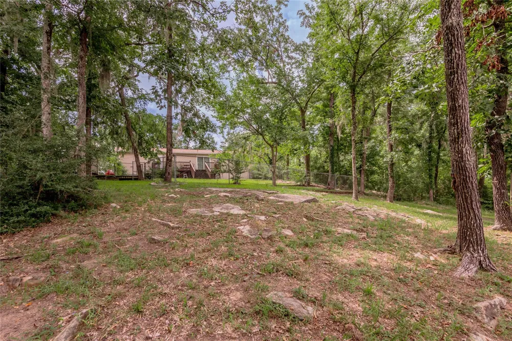 221 Chestnut Bend Huntsville, TX 77320