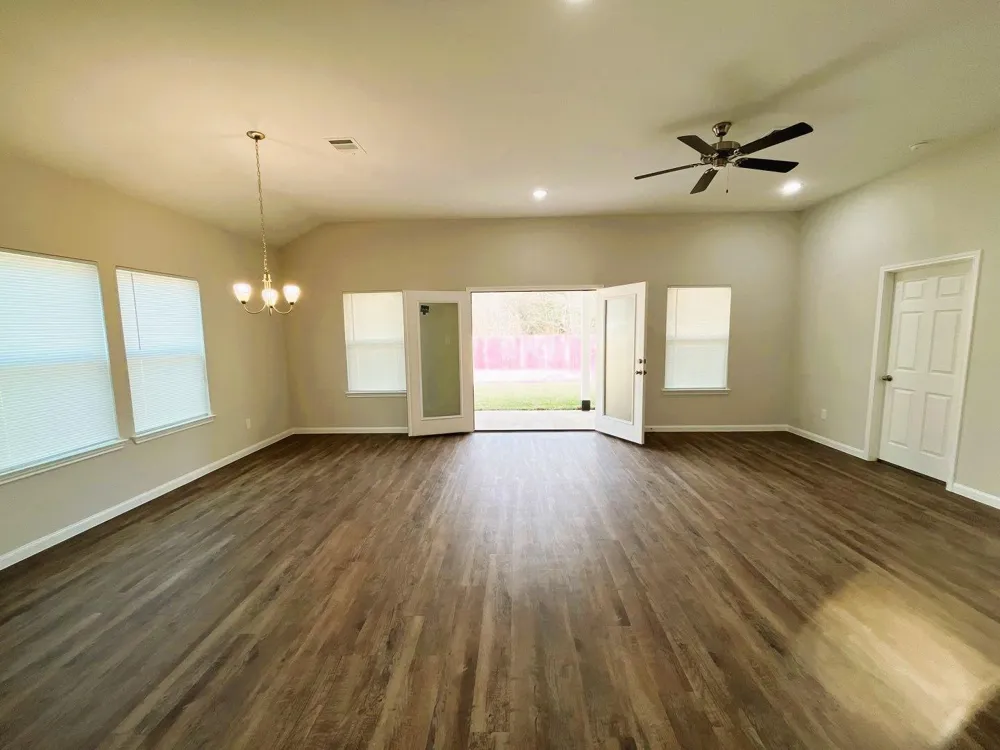 297 Road 5102 L Cleveland, TX 77327