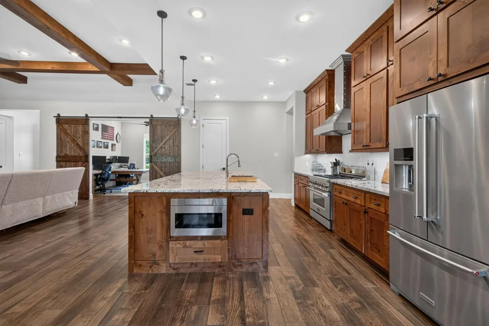 61 West Shore Lane Montgomery, TX 77356