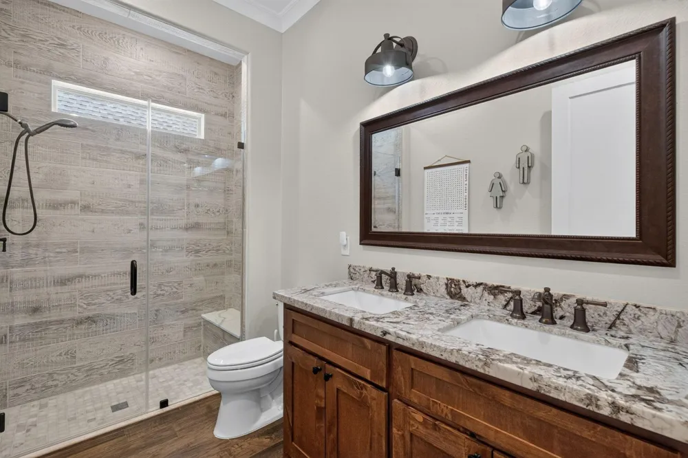 61 West Shore Lane Montgomery, TX 77356