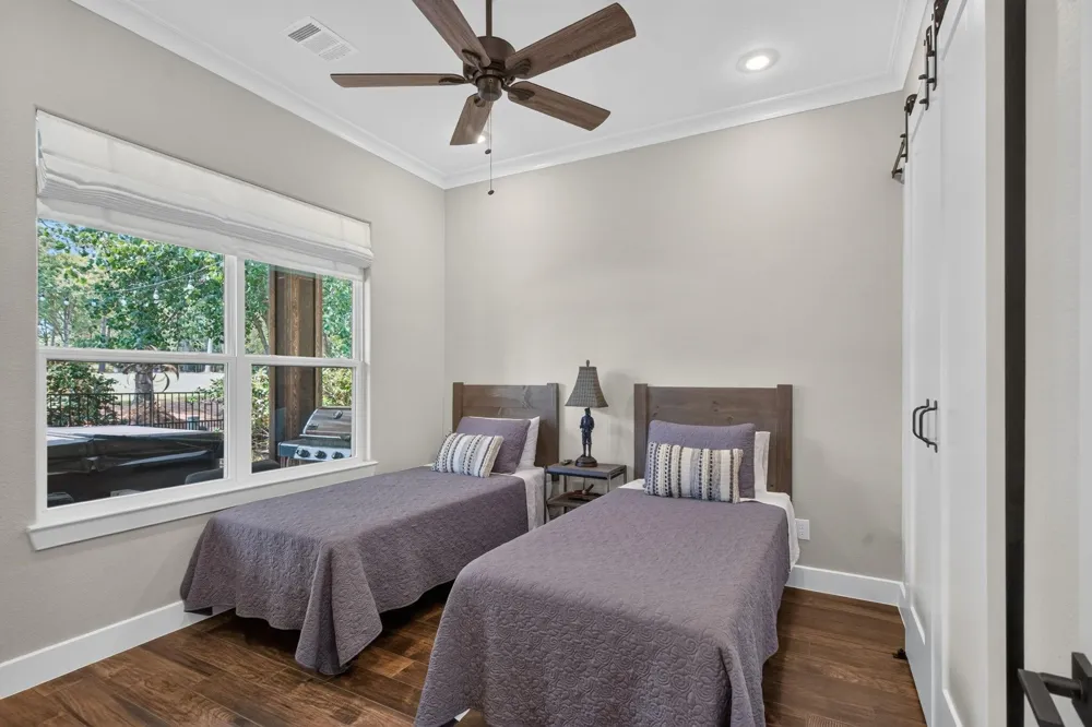 61 West Shore Lane Montgomery, TX 77356
