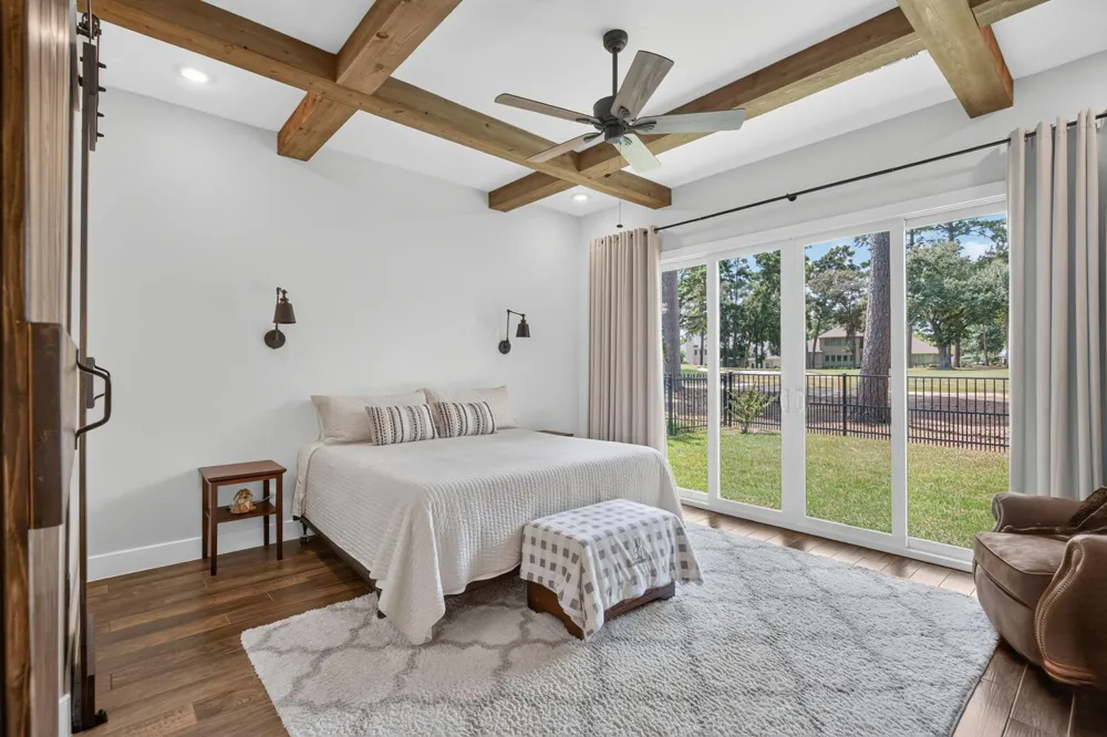 61 West Shore Lane Montgomery, TX 77356