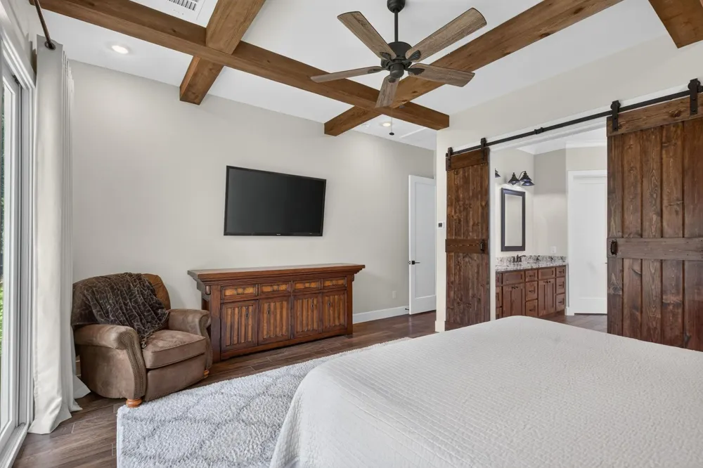 61 West Shore Lane Montgomery, TX 77356