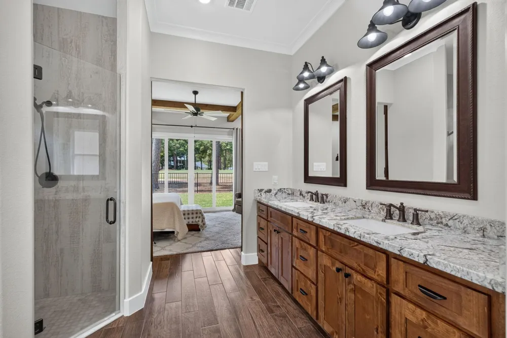61 West Shore Lane Montgomery, TX 77356