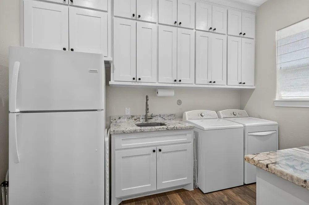 61 West Shore Lane Montgomery, TX 77356