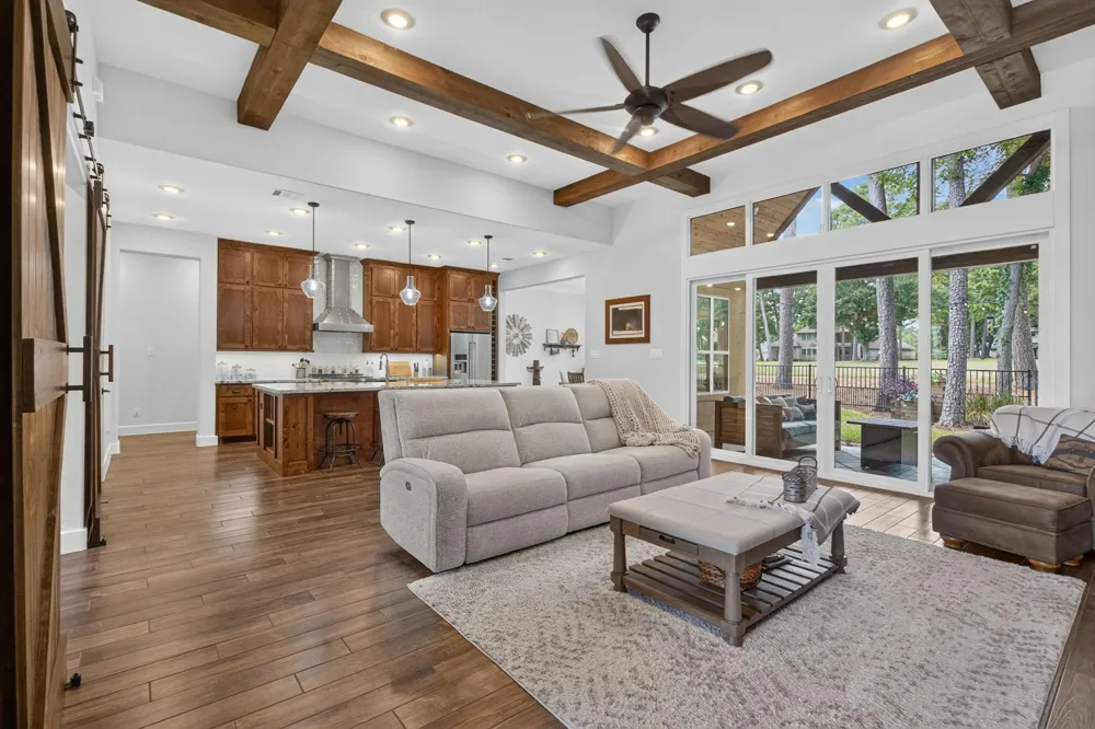 61 West Shore Lane Montgomery, TX 77356