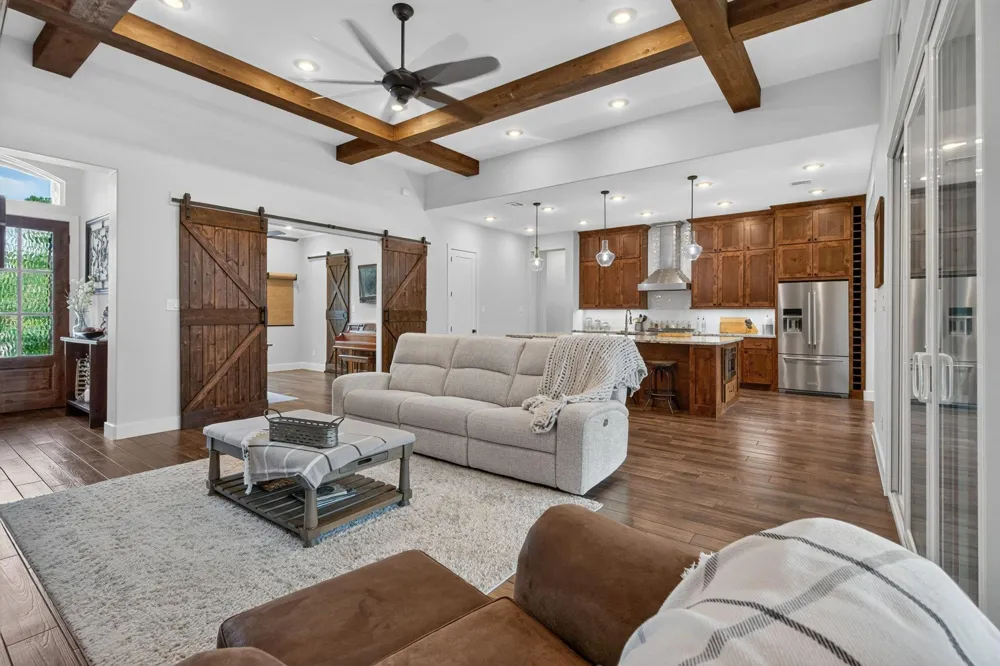 61 West Shore Lane Montgomery, TX 77356