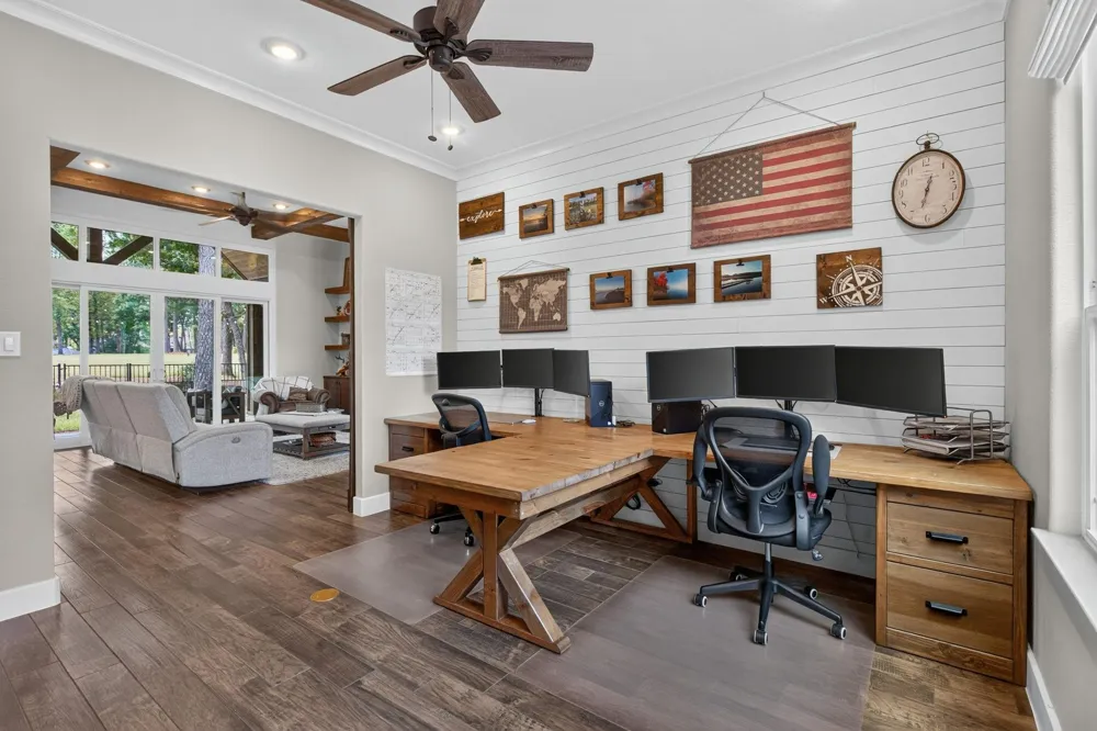 61 West Shore Lane Montgomery, TX 77356