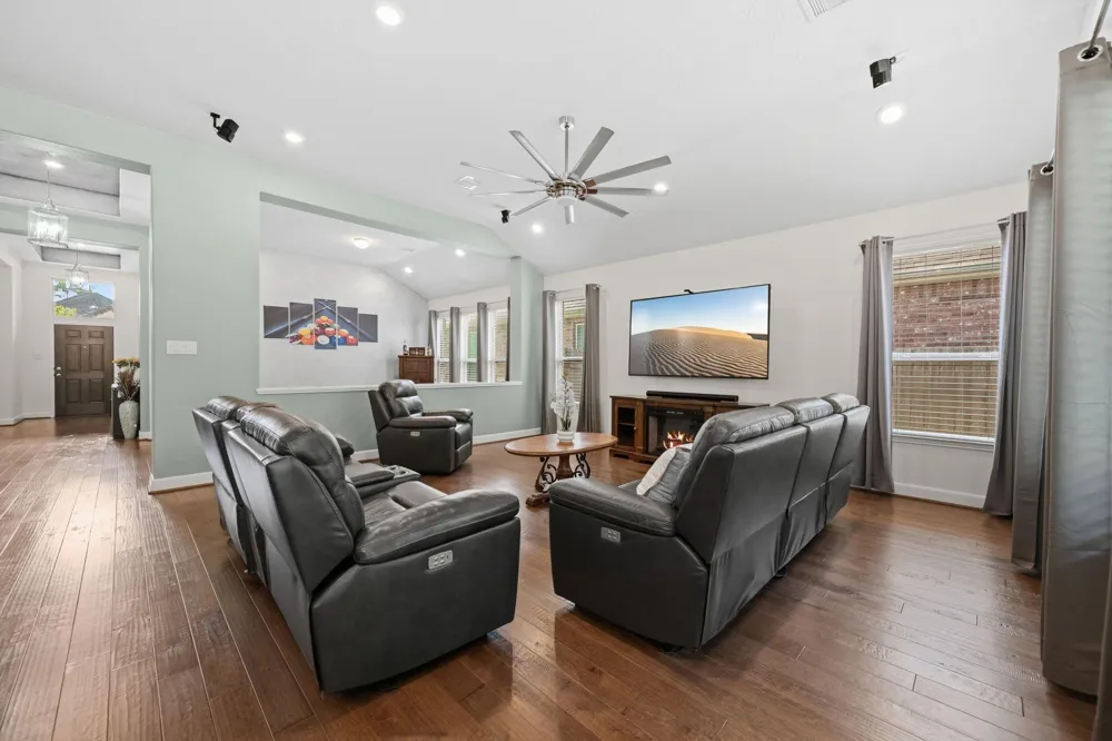 15619 Tindary Meadow Court Houston, TX 77044