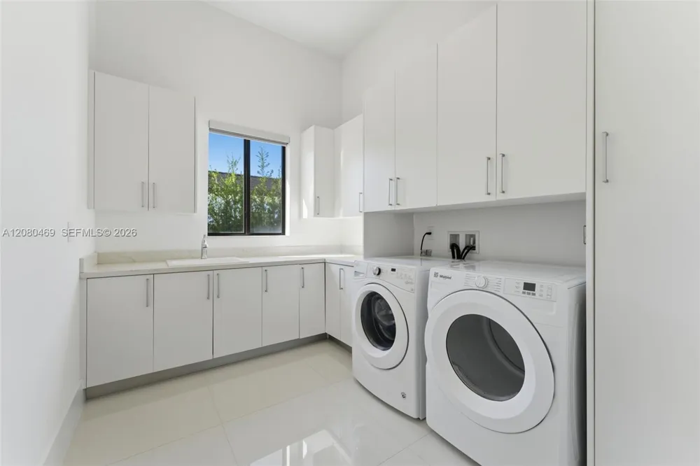 10005 SW 66th St Miami, FL 33173