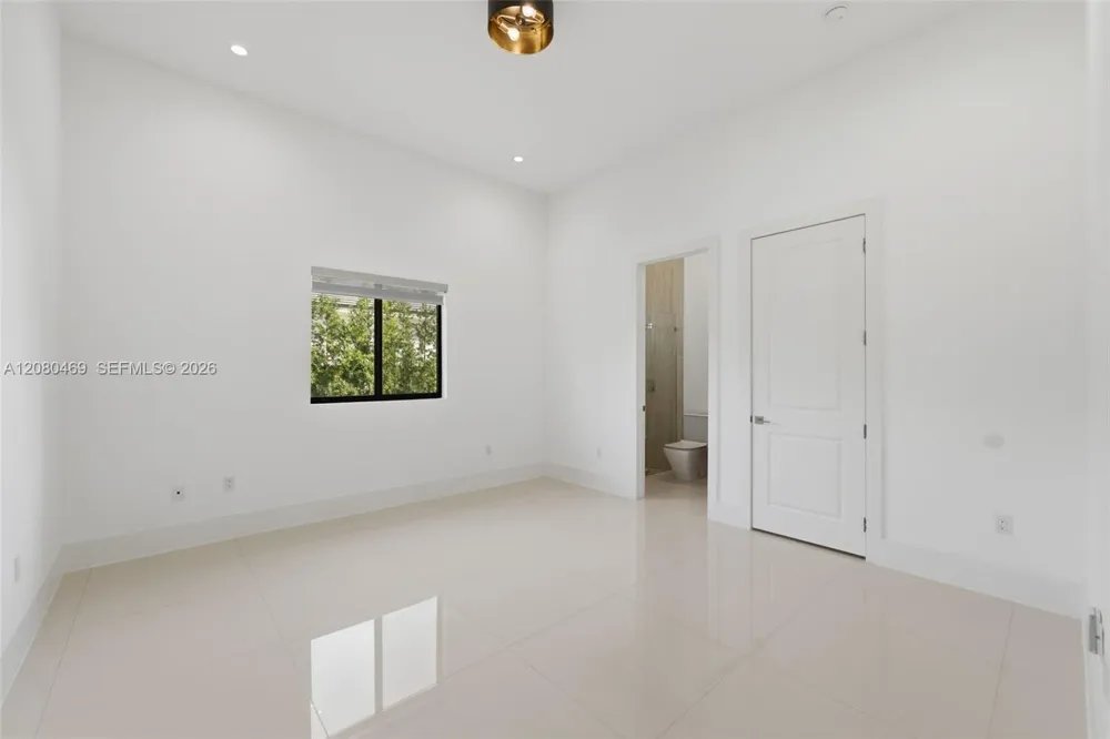 10005 SW 66th St Miami, FL 33173