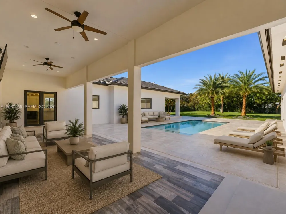 10005 SW 66th St Miami, FL 33173