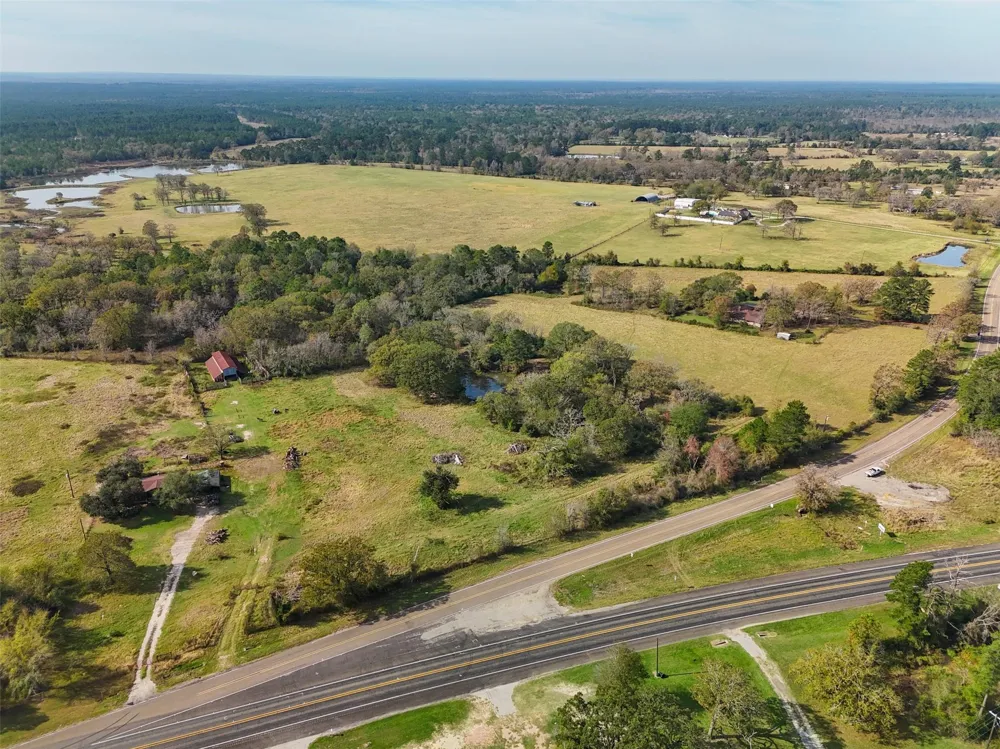 5515 State Highway 19 Trinity, TX 75862