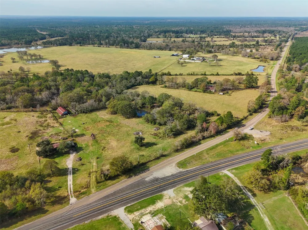 5515 State Highway 19 Trinity, TX 75862
