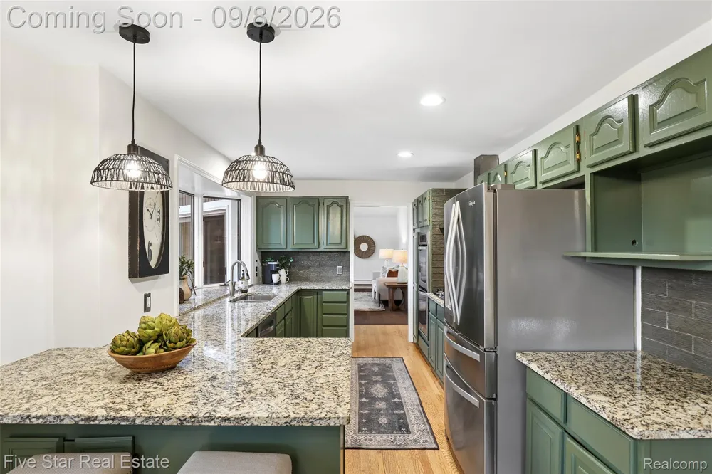 9045 Commerce Road Commerce Charter Township, MI 48382