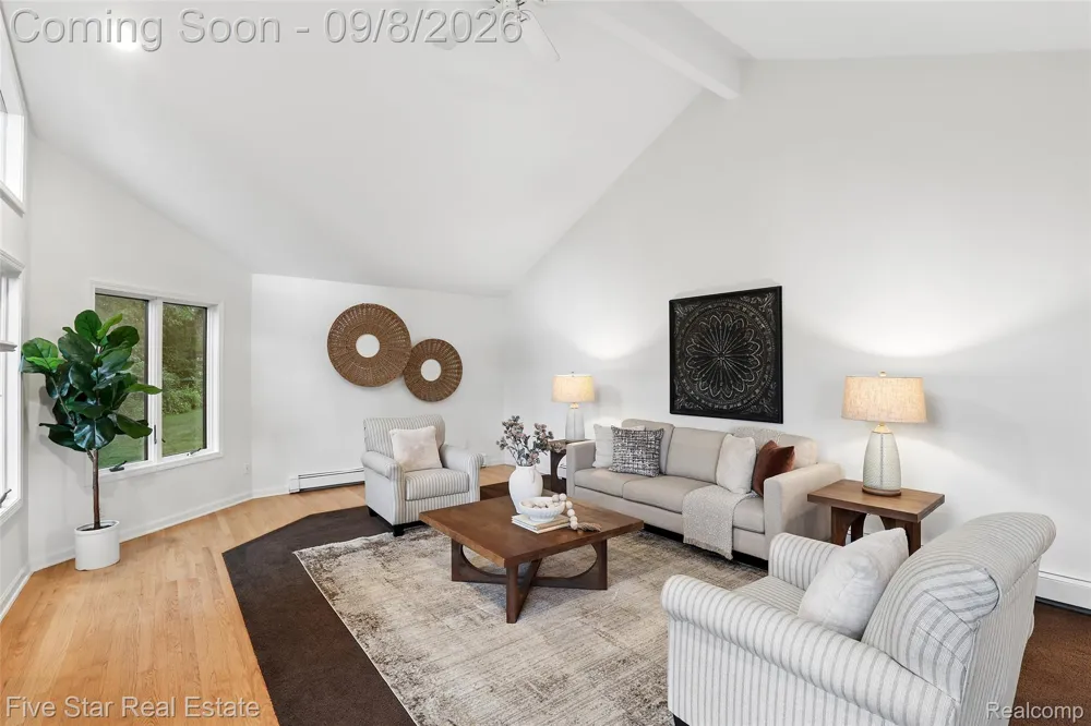 9045 Commerce Road Commerce Charter Township, MI 48382