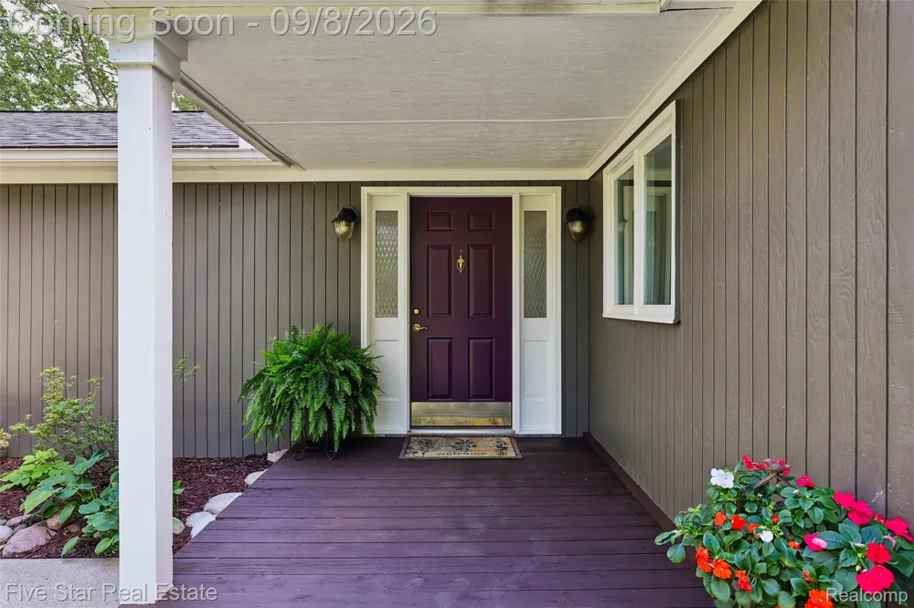 9045 Commerce Road Commerce Charter Township, MI 48382