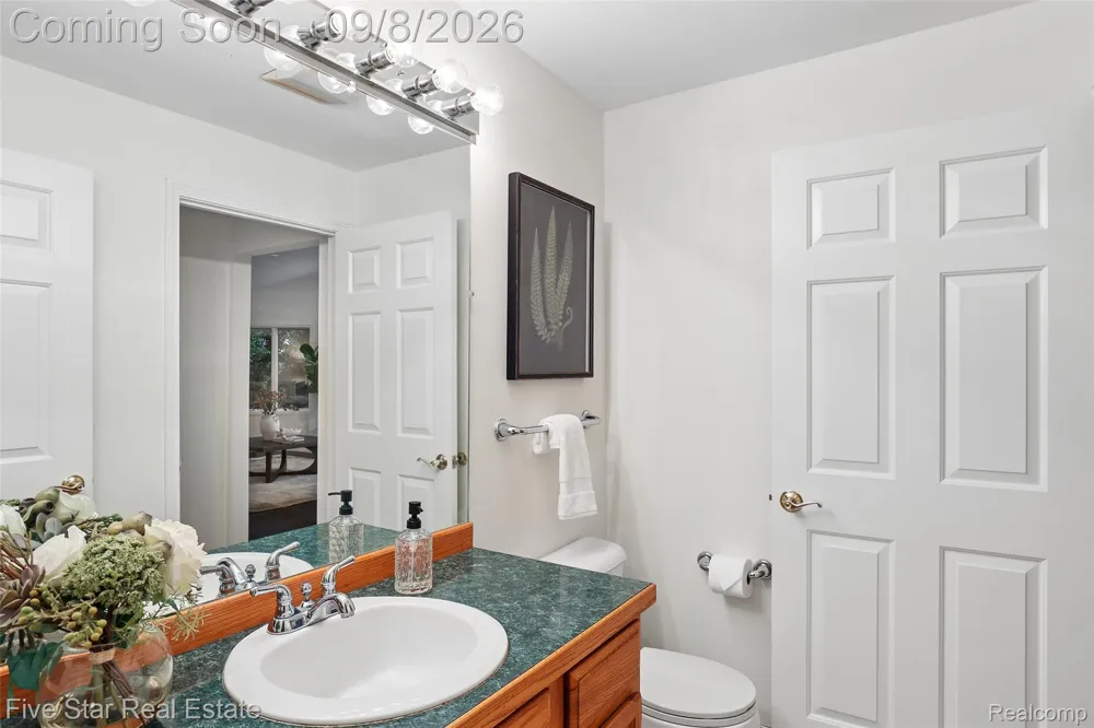 9045 Commerce Road Commerce Charter Township, MI 48382
